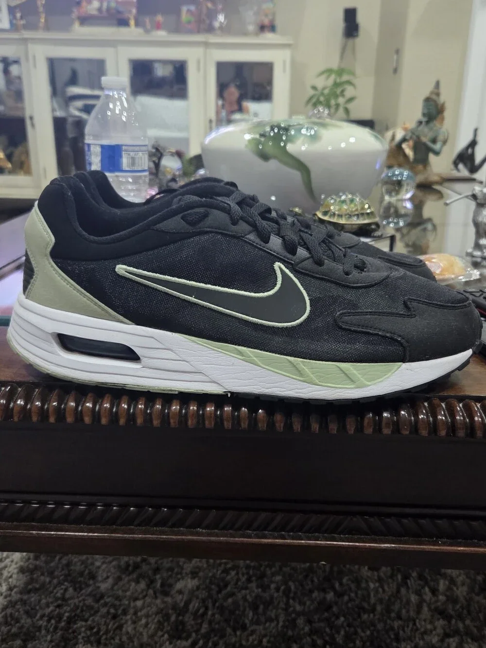 NikeAir Max Solo  Men's Black & Olive Green Running Shoes